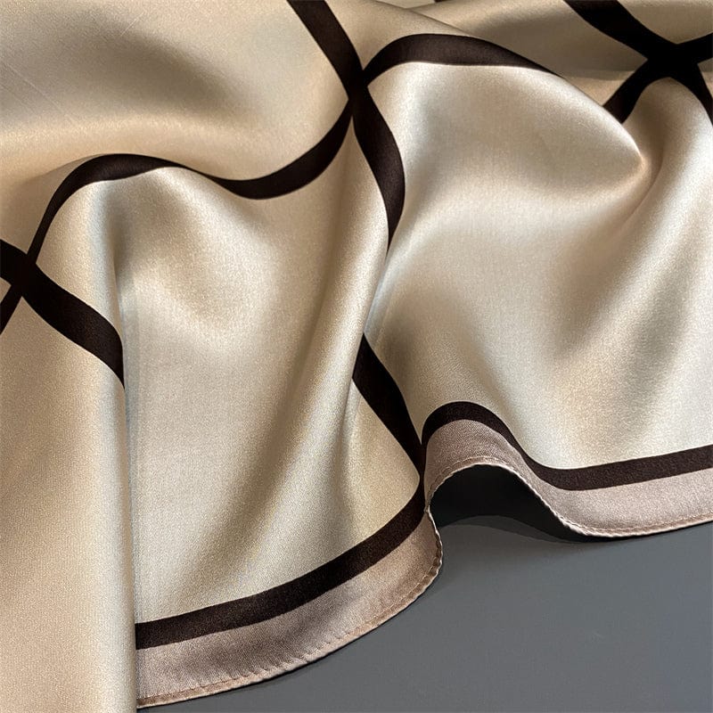 Carré 100% Soie Moderne Formes Geometrique Carré Noire et Blanc