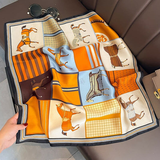 Carré 100% Soie motif Damier et Chevaux 70x70cm