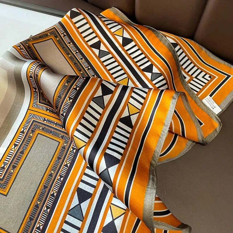 Carré 100% Soie Motif Géométrique Orange Noir Art Déco 53x53cm
