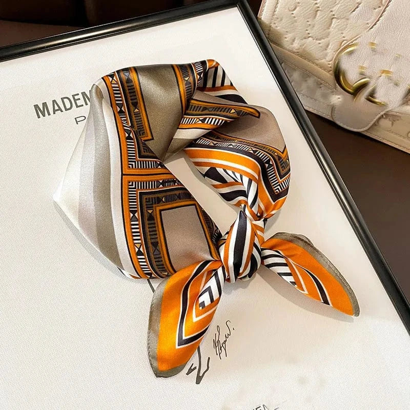 Carré 100% Soie Motif Géométrique Orange Noir Art Déco 53x53cm