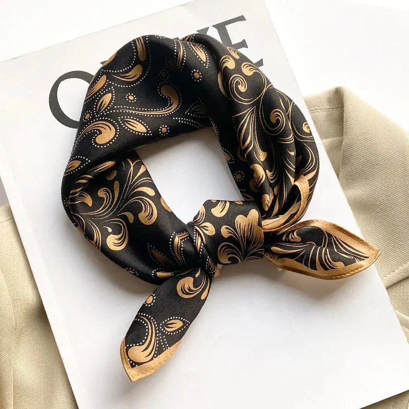 Carré 100% Soie Noir Doré Baroque – Foulard Damassé, Motifs Floraux Acanthe
