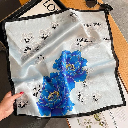 Carré 100% Soie – pivoines bleues, foulard motif graphique 53x53cm