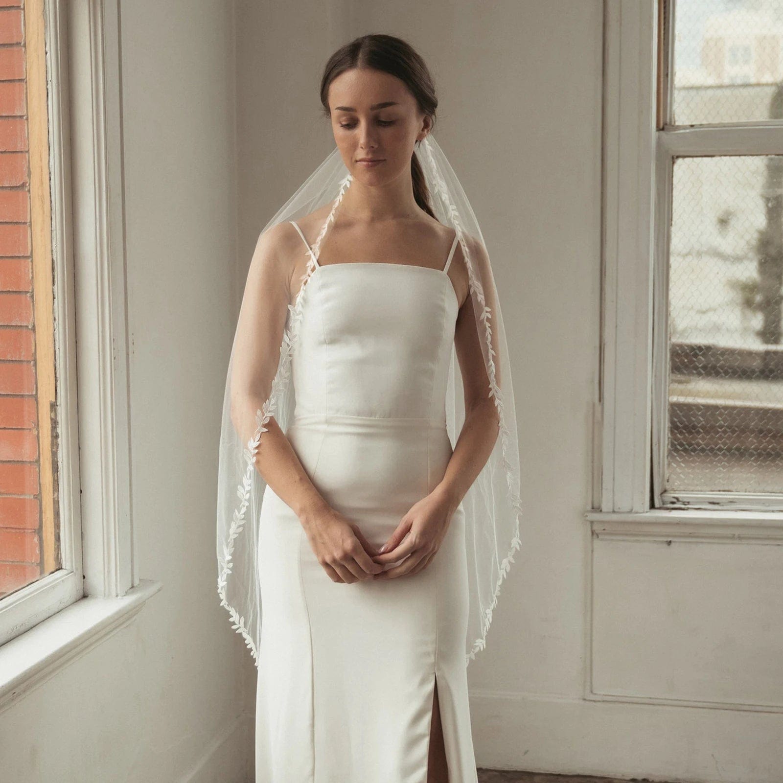 Châle Mariage Intemporel en Dentelle Prestigieuse