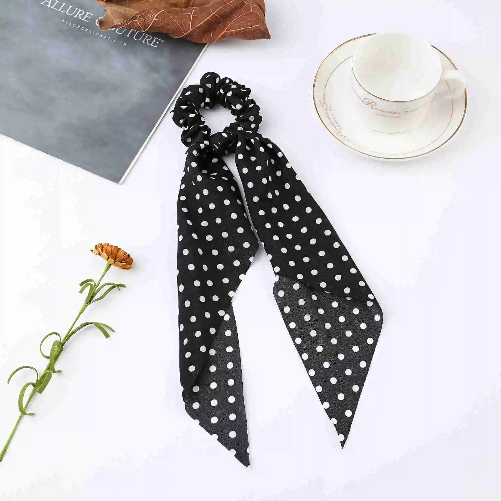 Chouchou à Pois avec Noeud - Collection Printemps Noir