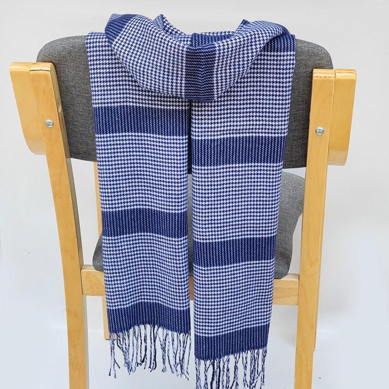 Écharpe en cachemire avec motifs carreaux subtils Bleu