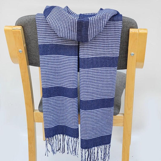 Écharpe en cachemire avec motifs carreaux subtils Bleu