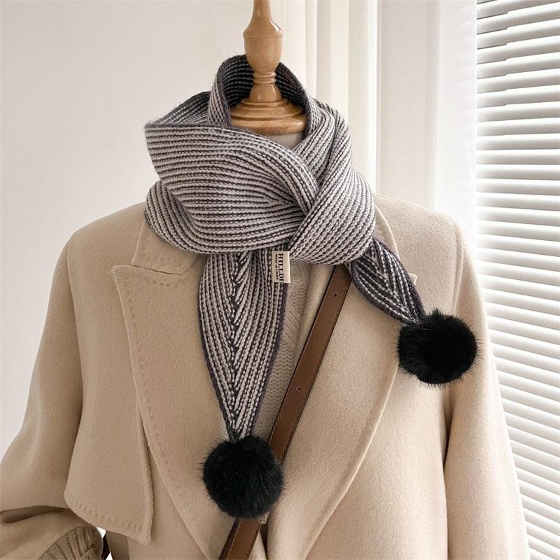 Écharpe en cachemire bicolore avec pompon de luxe Bleu