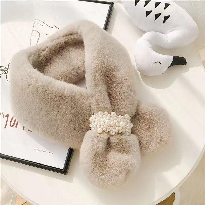 Écharpe Lapin Fausse Fourrure Croisée avec Boucle Beige
