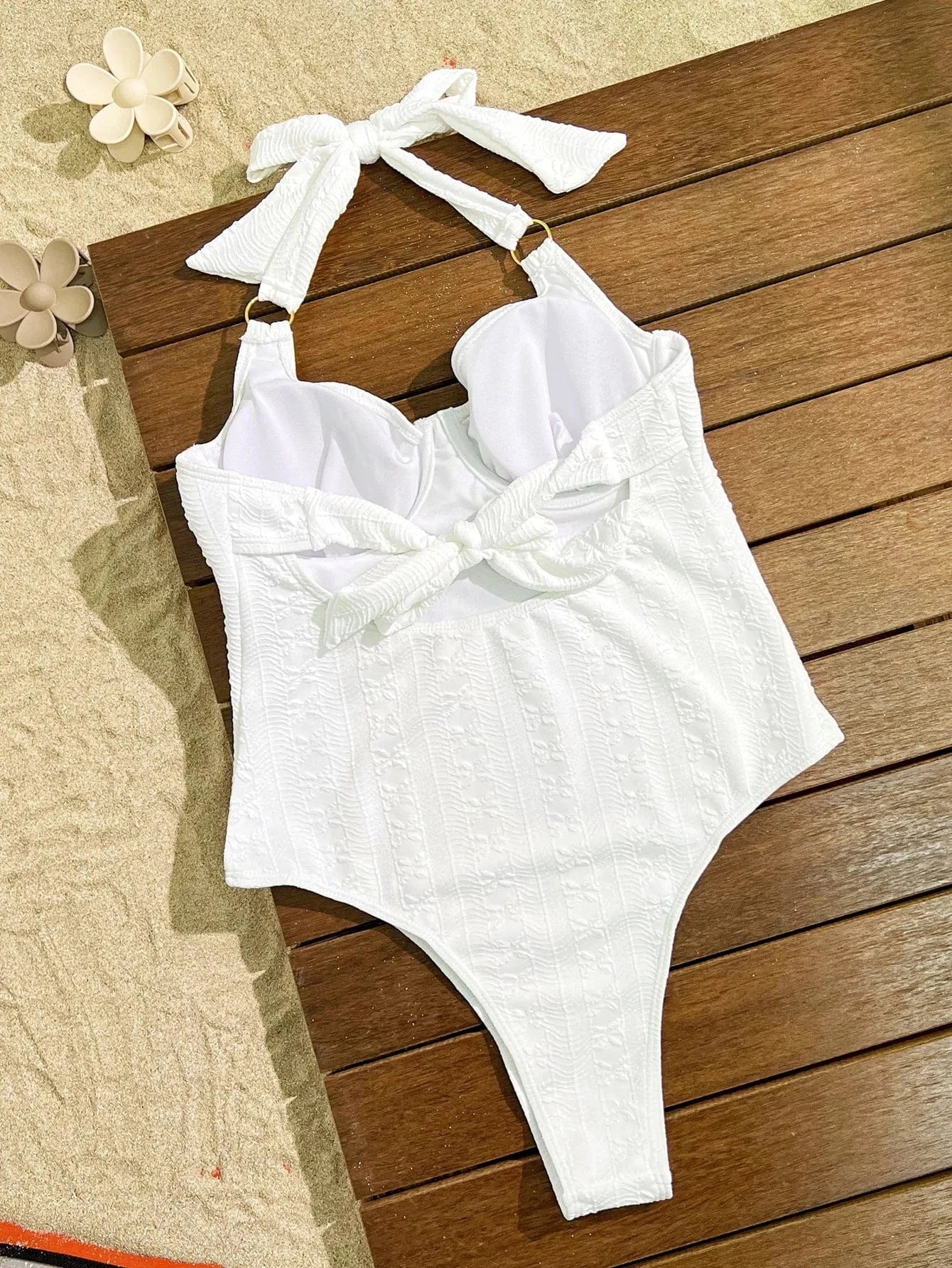 Élégance Pure: Maillot de Bain Blanc Chic Femme 1 Pièce