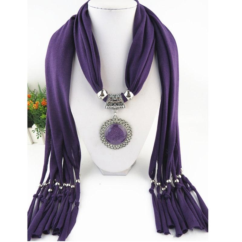 Foulard Élégance : Pendentif Rond