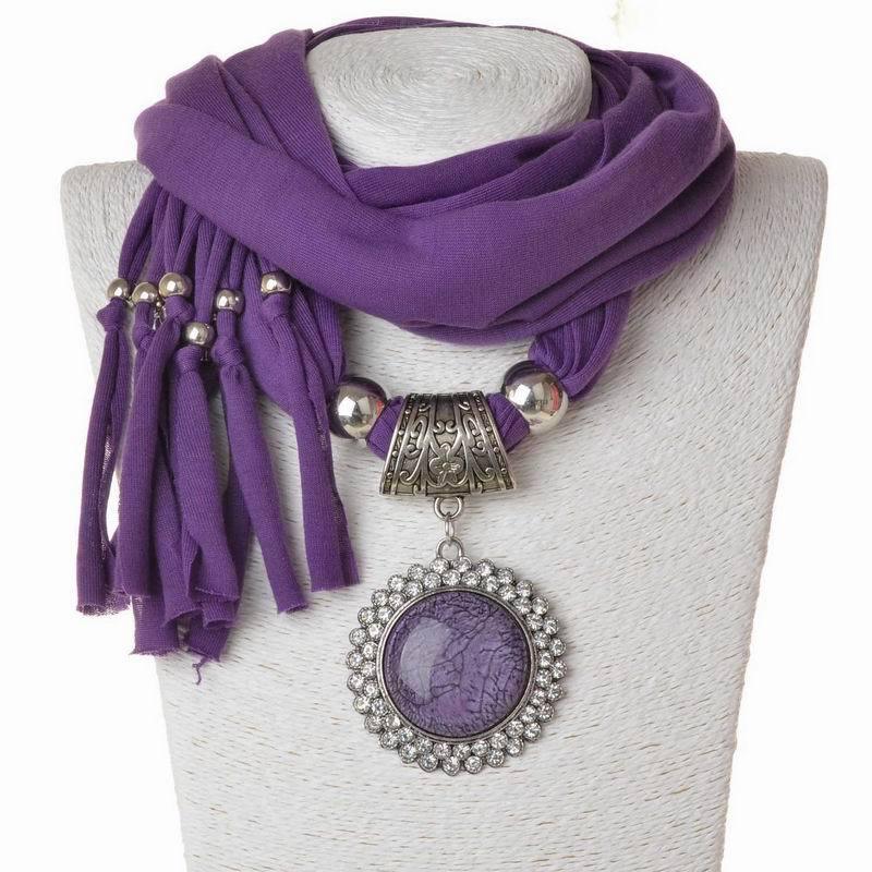 Foulard Élégance : Pendentif Rond