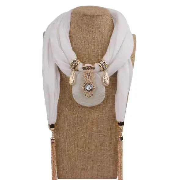 Foulard Bijou Collier Bib – Écharpe avec Bijou Intégré et Pendentifs Blanc
