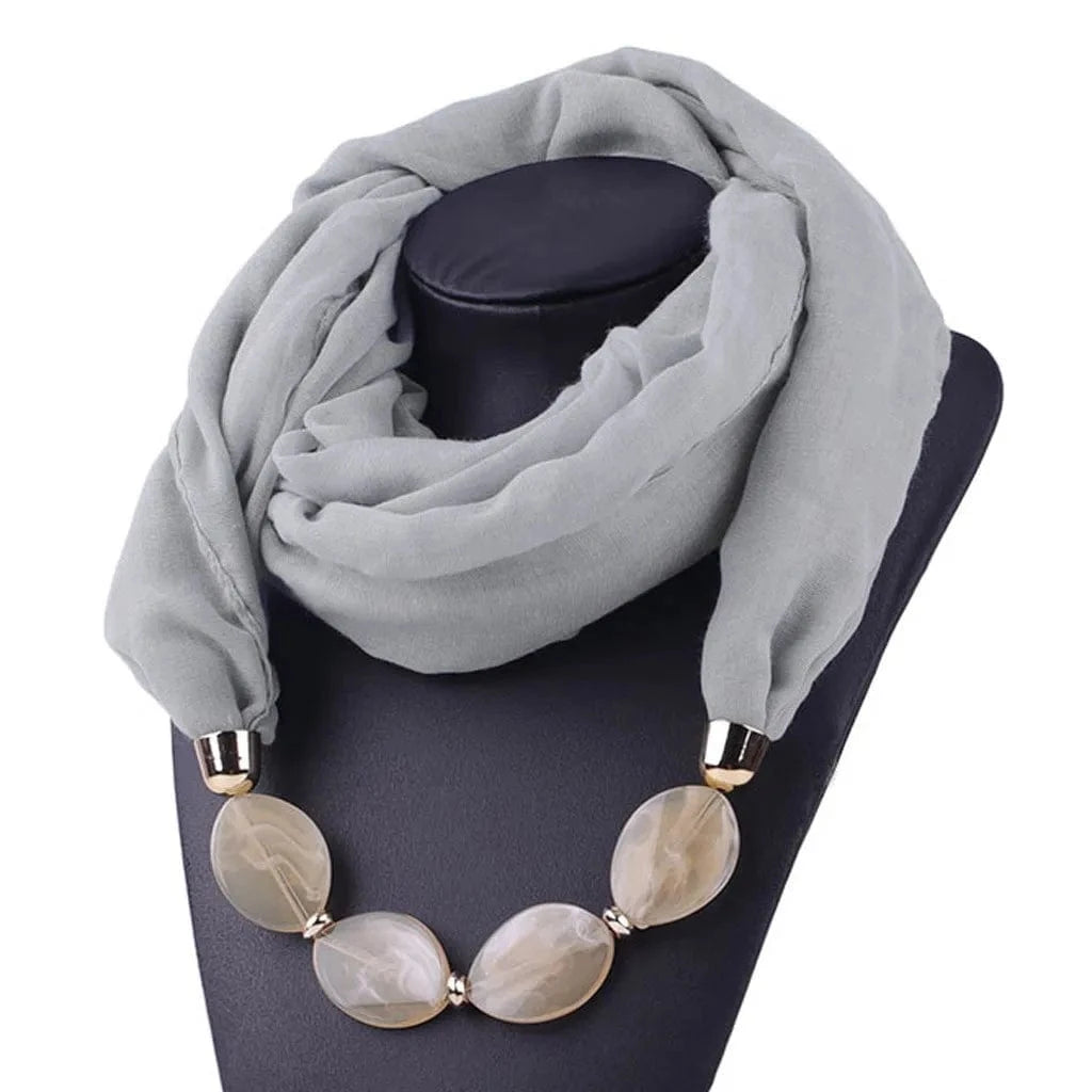 Foulard Bijou Collier Intégré — Écharpe enveloppante avec perles Gris