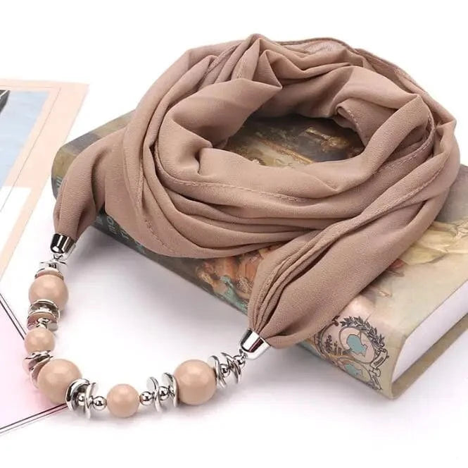 Foulard Bijou Collier Intégré — Élégant foulard avec collier intégré et perles Marron Clair