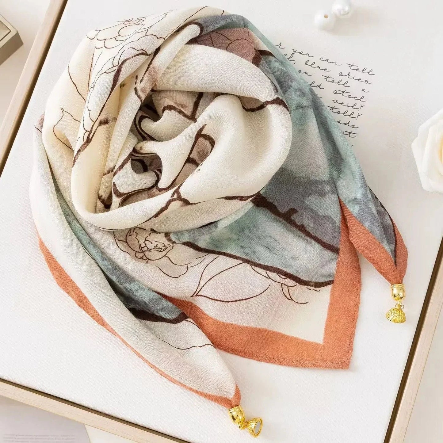 Foulard Bijou imprimé floral - médaille pendante Orange