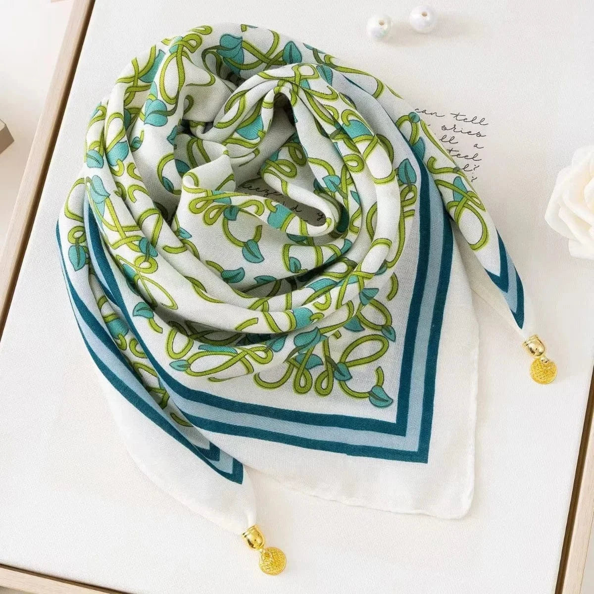 Foulard Bijou imprimé floral - médaille pendante Vert