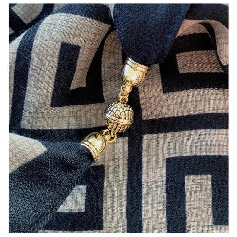 Foulard Bijou Imprimé Géométrique - Élégance moderne avec détail métallique