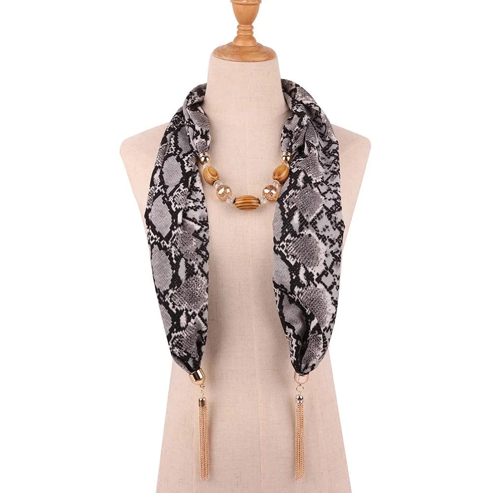 Foulard Bijou Imprimé Léopard - Bohème Chic avec Collier Intégré et Pampilles 5