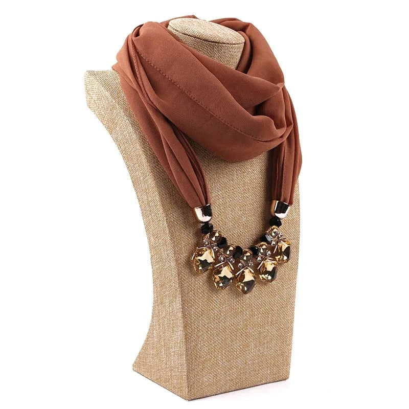 Foulard Bijou Pendeloque Intégré - Collier Bijou et Pendentifs Élégants Marron