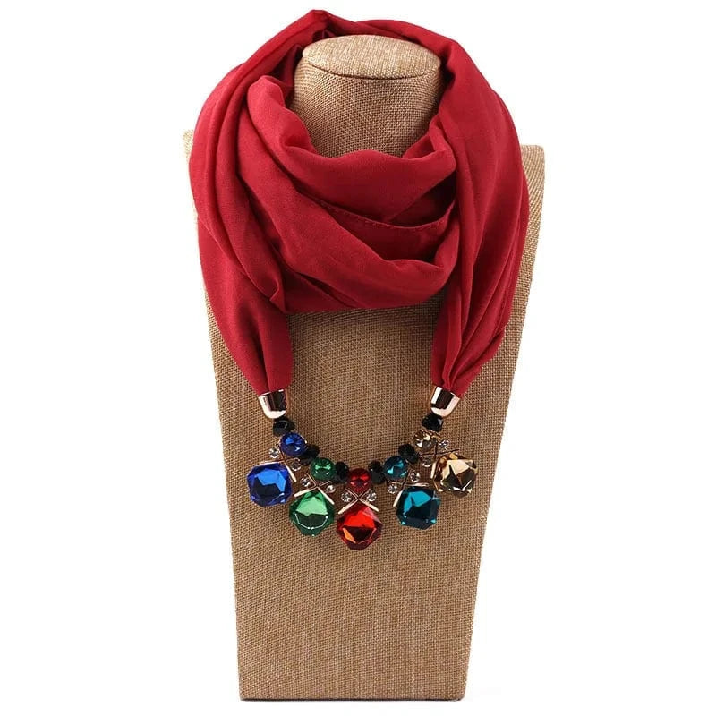 Foulard Bijou Pendentif Cascade – Écharpe chic avec pendentif et pierres facettées