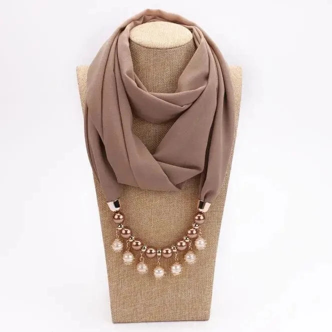 Foulard Bijou perles nacrées - Collier fantaisie intégré - Accessoire chic Taupe