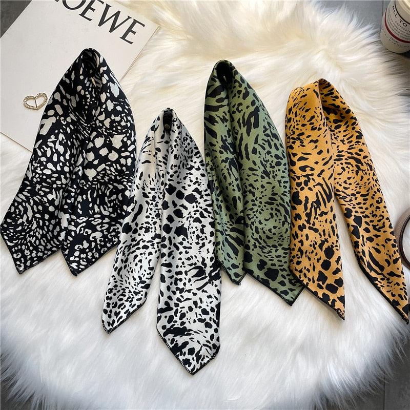 Foulard carrée "Savages - Ligne Chic"