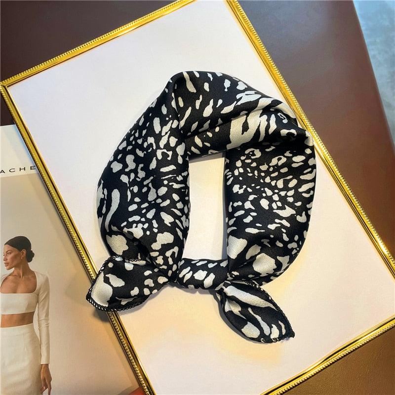 Foulard carrée "Savages - Ligne Chic" Noir