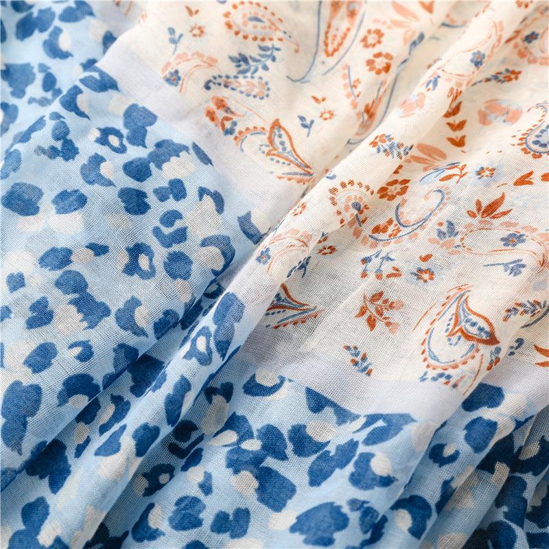 Foulard En Coton Bande Bleue et Blanche avec Motifs