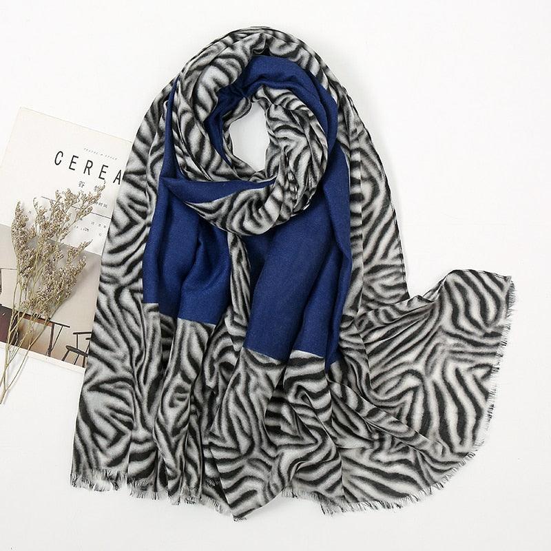 Foulard en coton motif zèbre noir ou bleu - Collection Élégance Sauvage Bleu