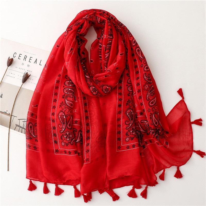 Foulard en coton rouge à motifs élégants