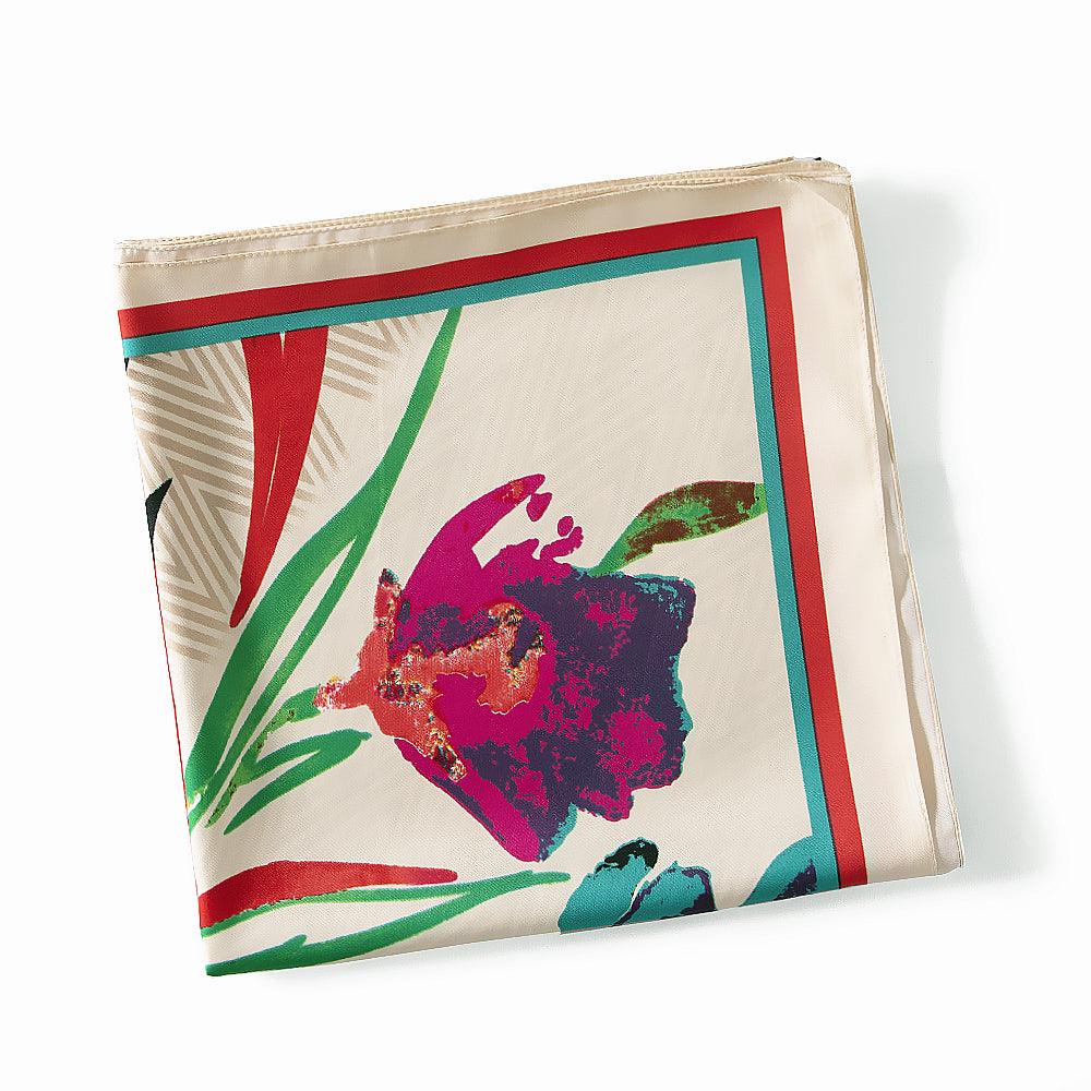Foulard en soie à motif floral