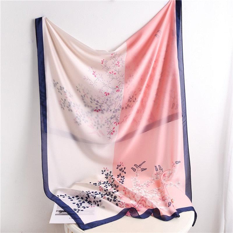 Foulard Rose et Bleu Floral en Édition Limitée