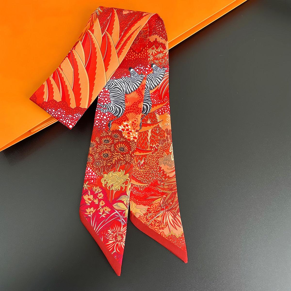 Foulard en soie "Zebra In Flowers" Rouge