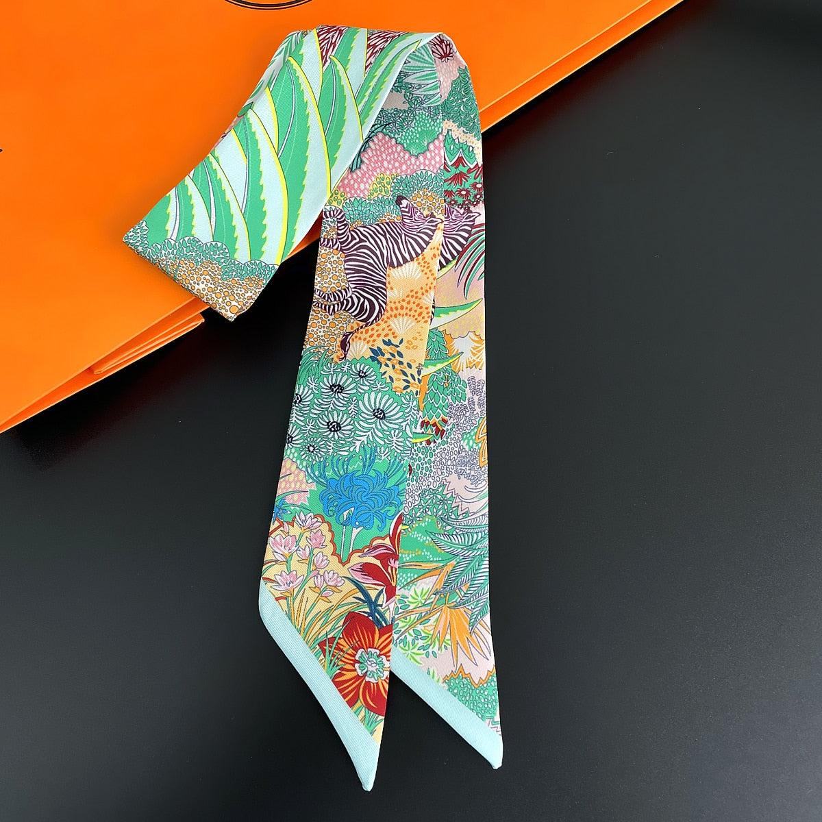 Foulard en soie "Zebra In Flowers" Vert