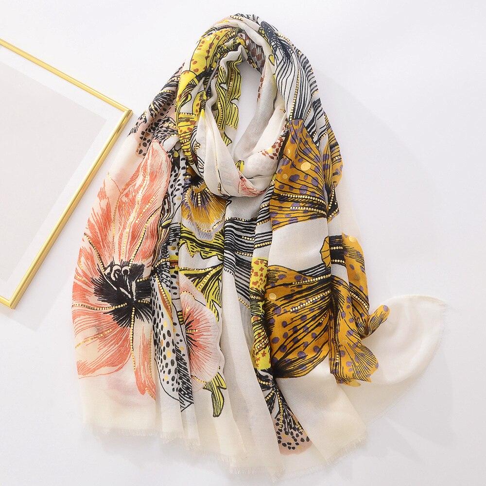 Foulard Floral de Luxe Beige