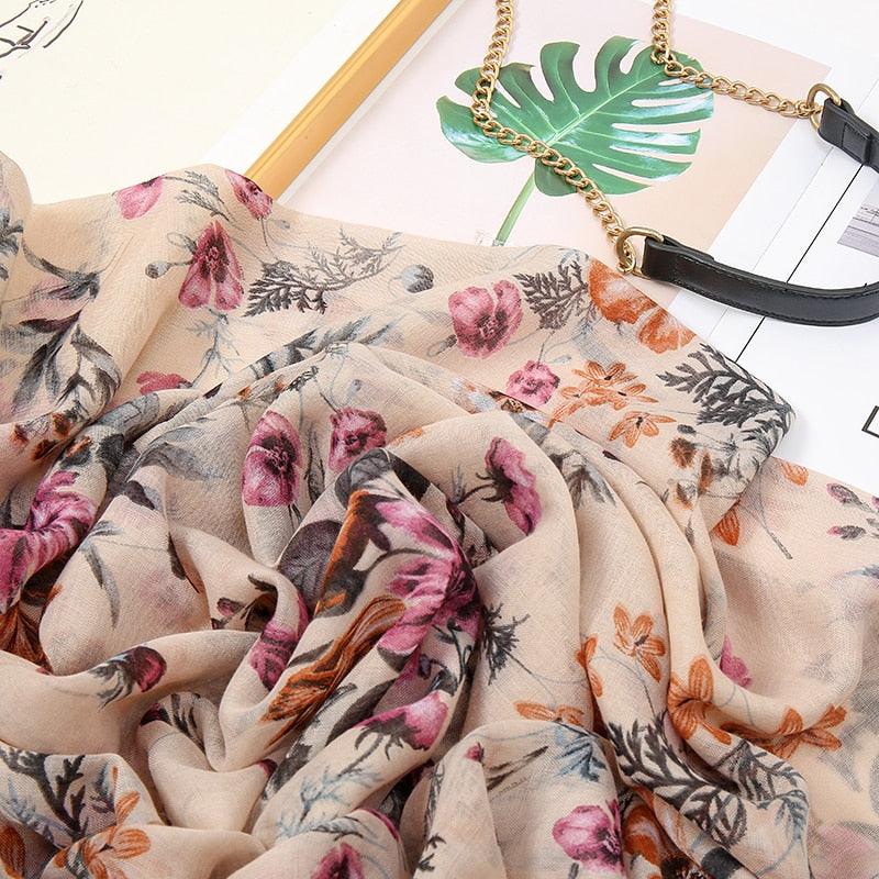 Foulard Rose en Motif Floral