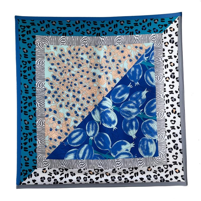 Foulard sergé imprimé léopard et fleurs - Collection Wild Blossom