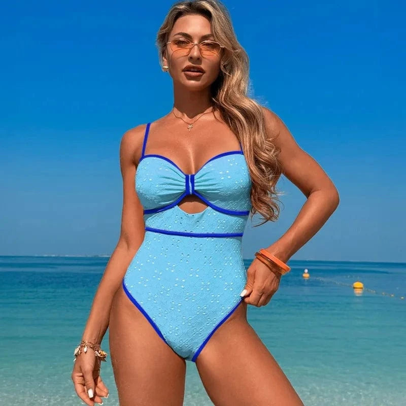 Maillot de Bain Une Pièce Chic Bleu Clair avec Détail Élégant et Bretelles Réglables. Bleu Clair / S