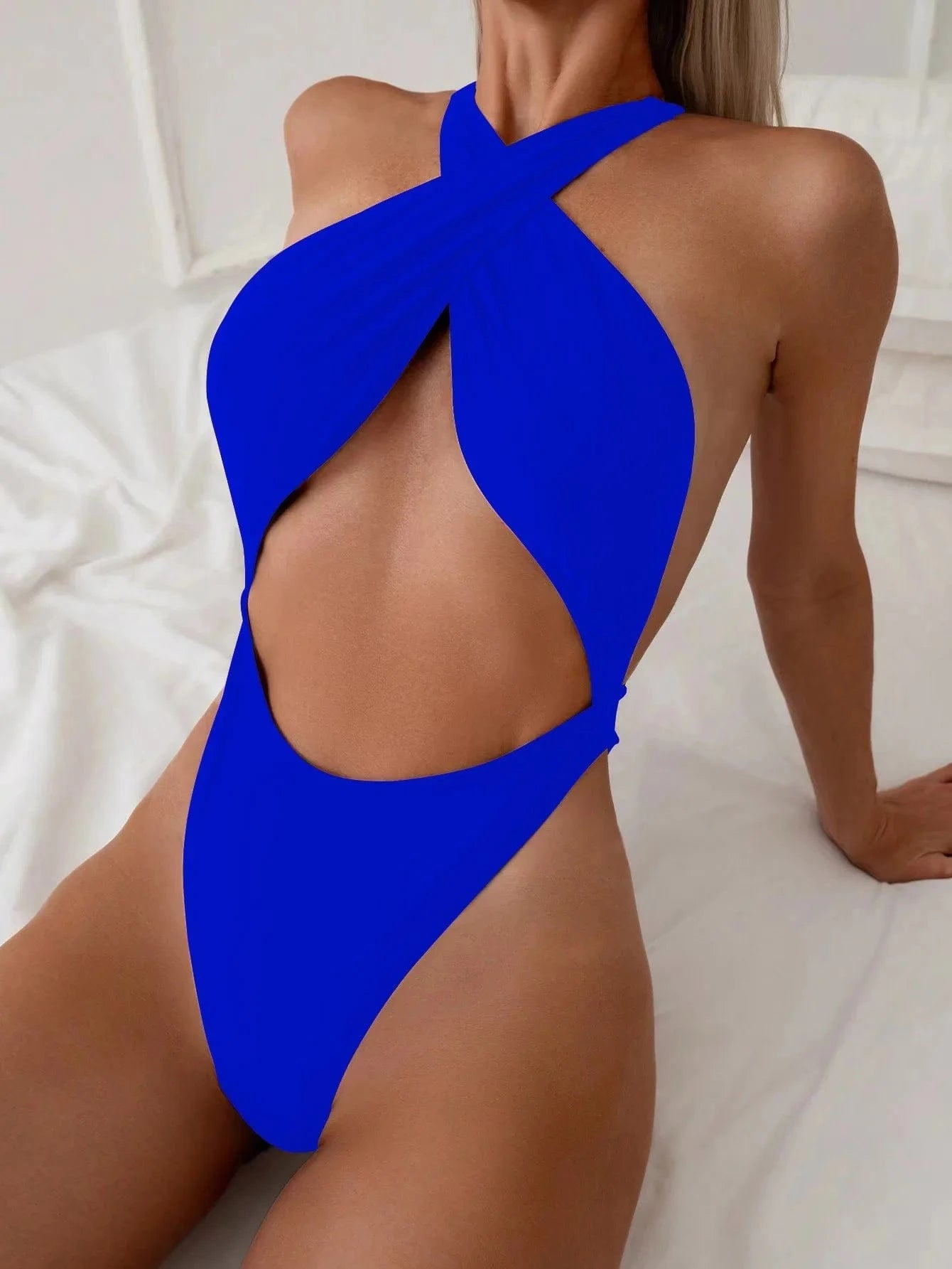 Maillot de Bain Une Pièce Échancré à Encolure Croisée pour Élégance Inégalée Bleu / XS