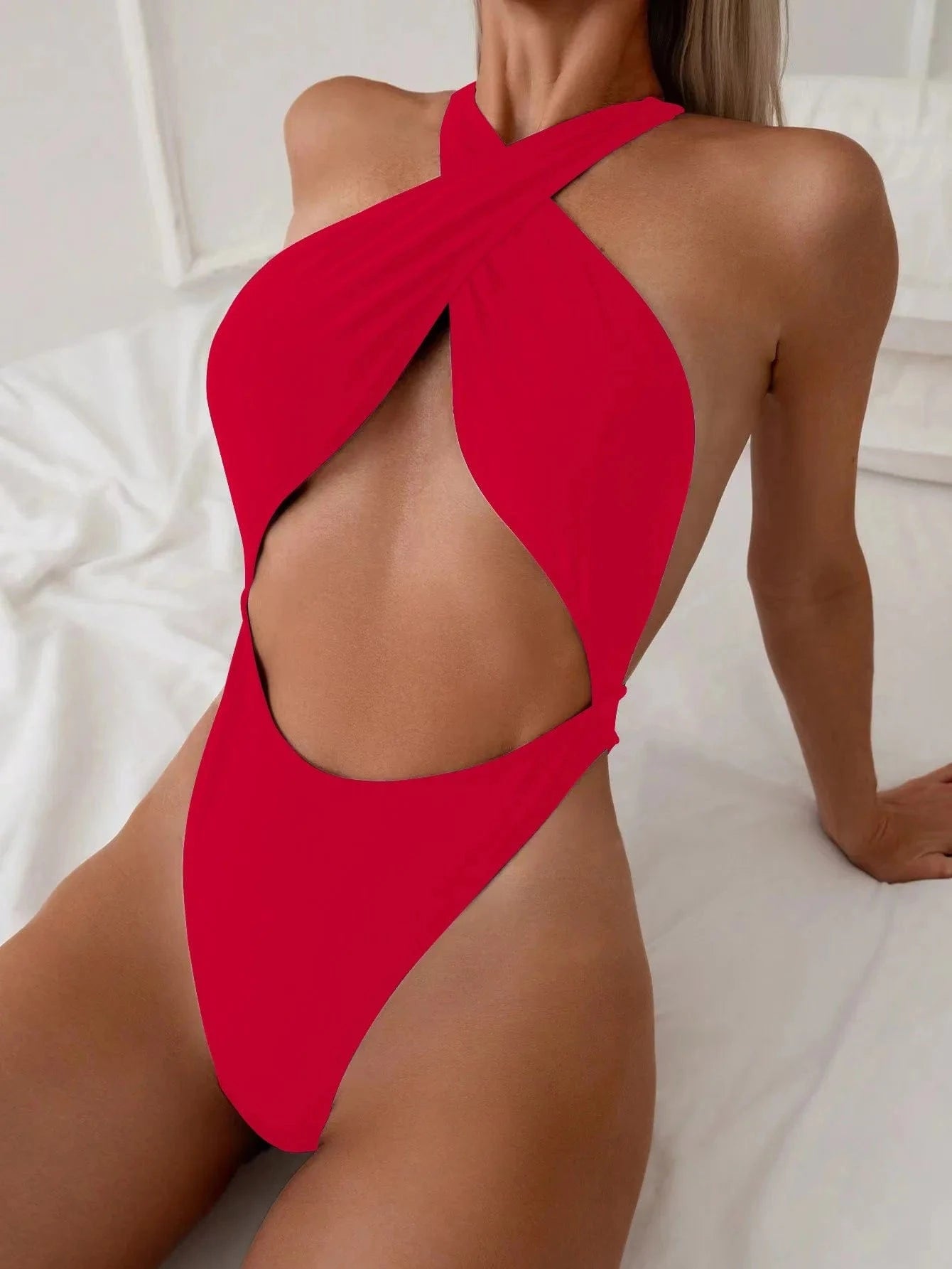 Maillot de Bain Une Pièce Échancré à Encolure Croisée pour Élégance Inégalée Rouge / XS
