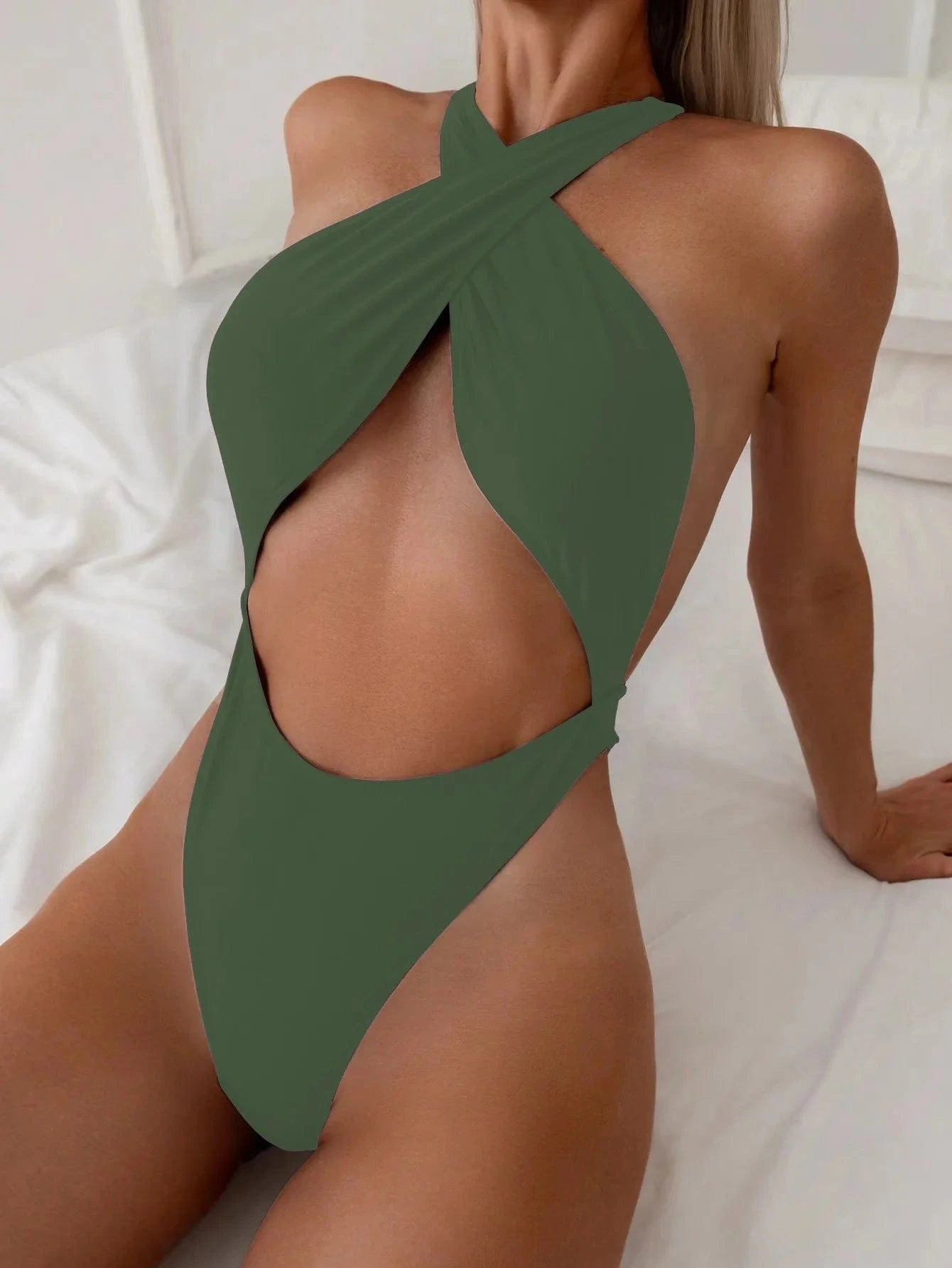 Maillot de Bain Une Pièce Échancré à Encolure Croisée pour Élégance Inégalée Vert / XS