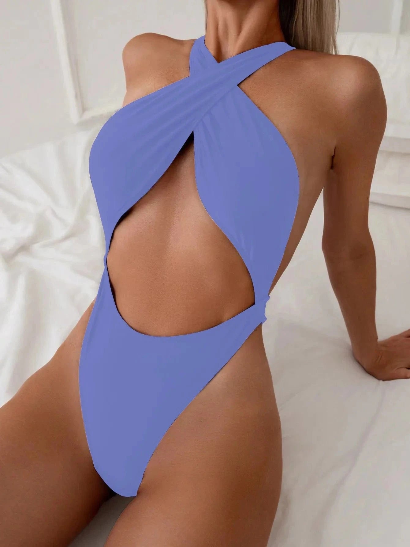 Maillot de Bain Une Pièce Échancré à Encolure Croisée pour Élégance Inégalée Violet / XS
