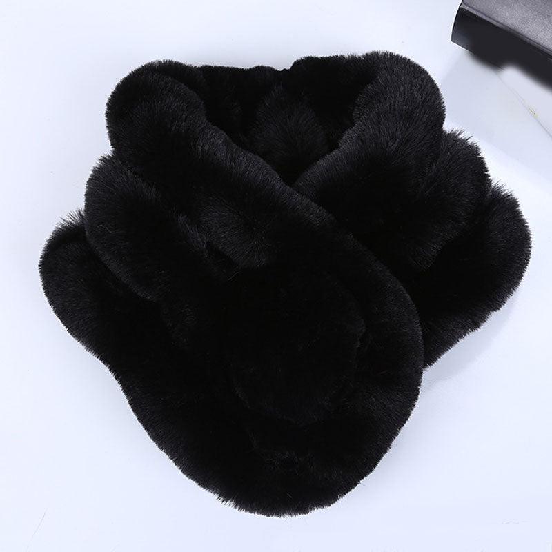 Snood Luxe en Fausse Fourrure avec Pompon Noir